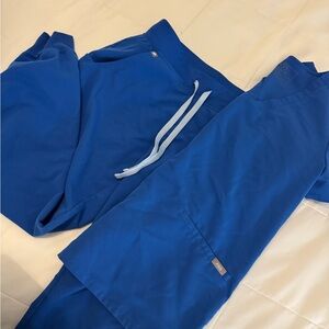 Figs Vibrant Blue Scrub Top